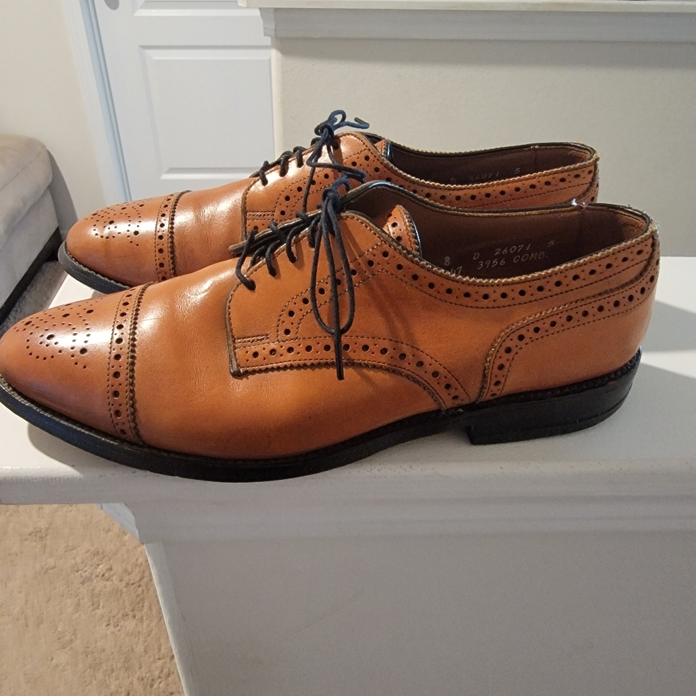Allen Edmonds Men's dress shoe